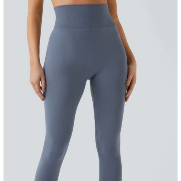 Halara Blue Seamless Flow Scrunch Butt Lifting Capri Leggings Size XS - Picture 3 of 7